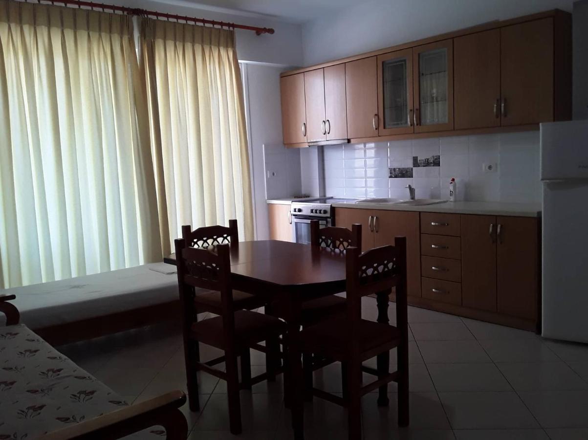 Caldera Vista Apartaments Sarande Bagian luar foto