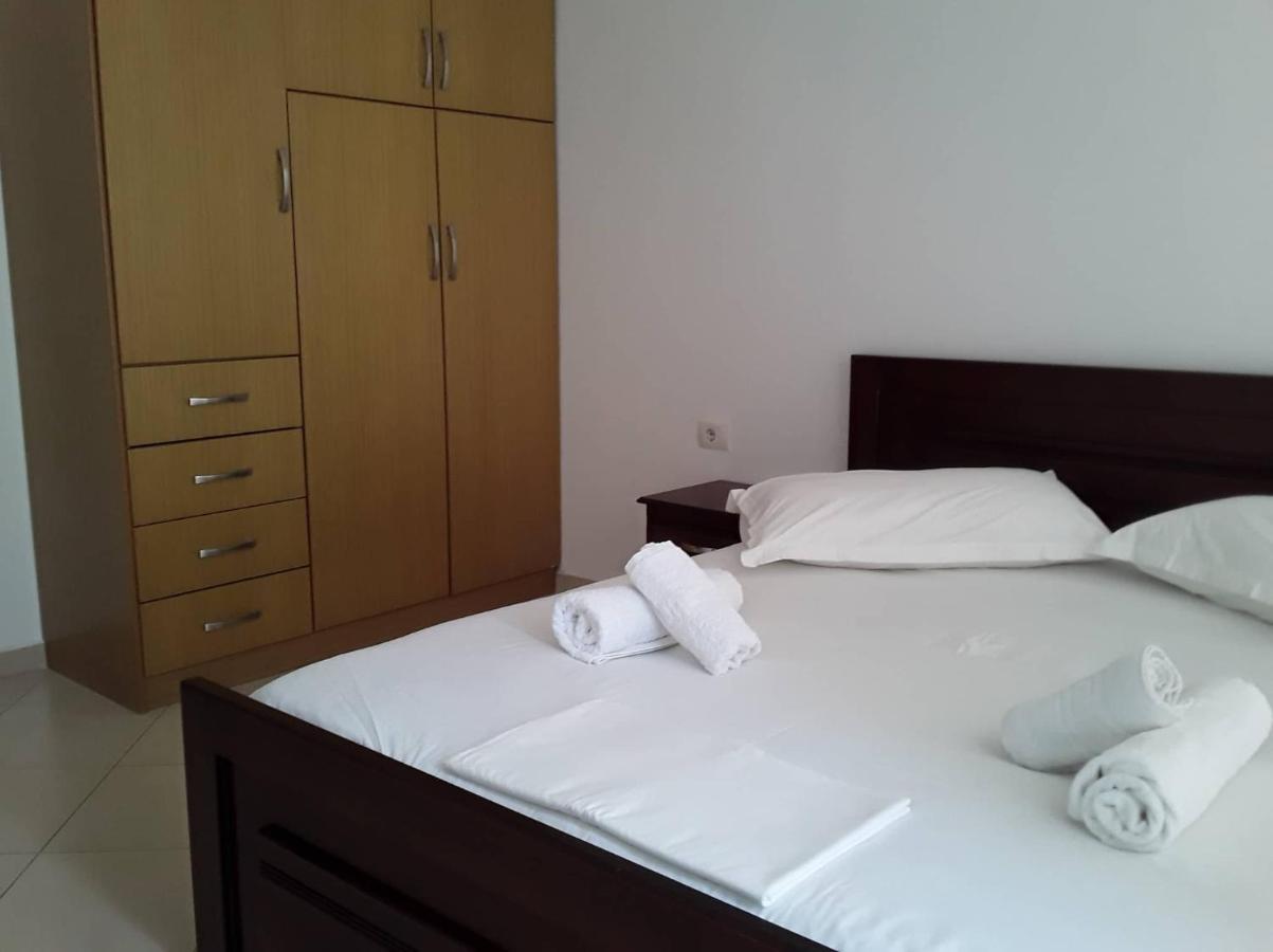 Caldera Vista Apartaments Sarande Bagian luar foto